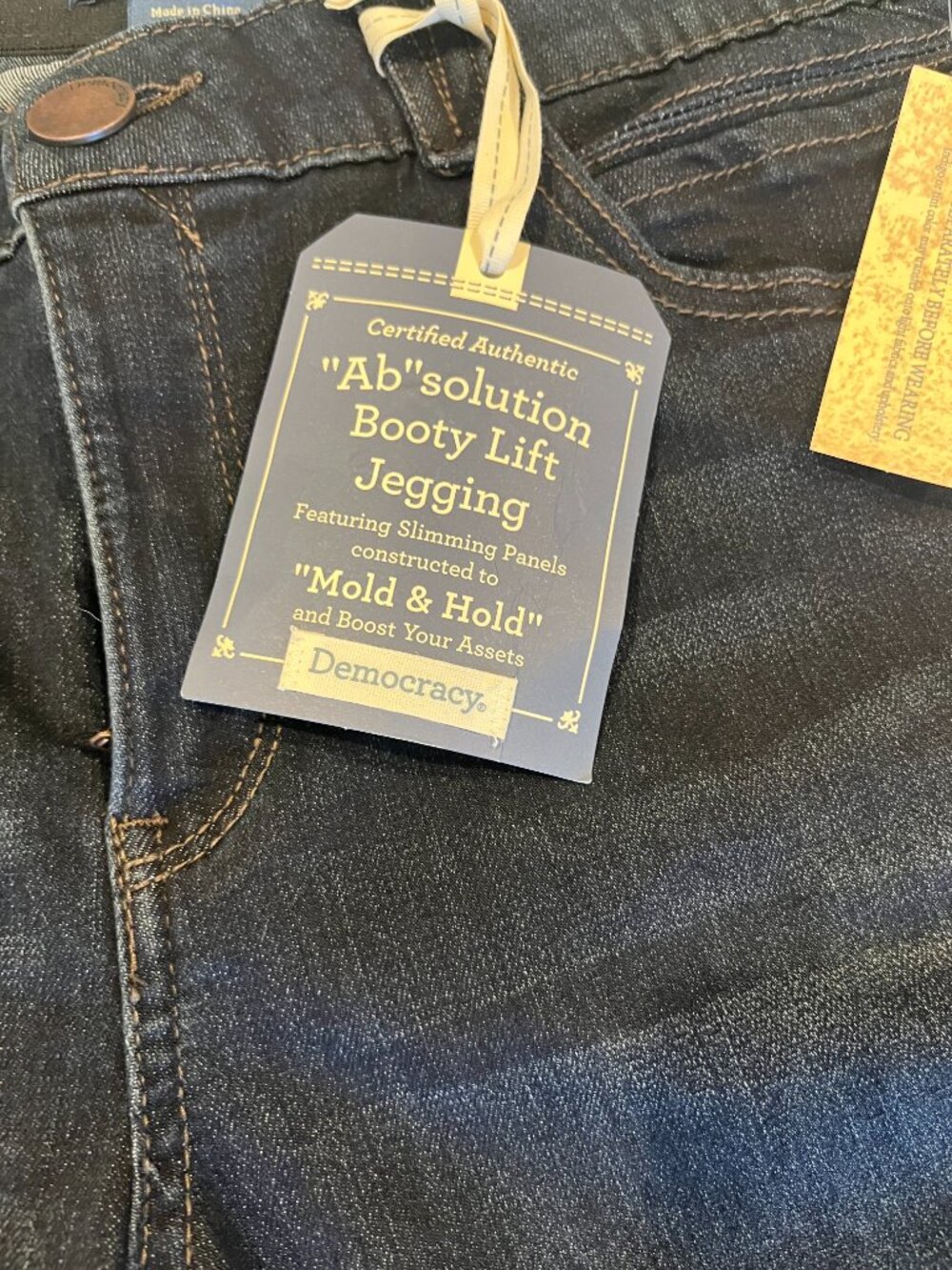 Democracy Women's Petite Ab Solution Jegging Jeans - 14P NWT - Picture 4 of 6